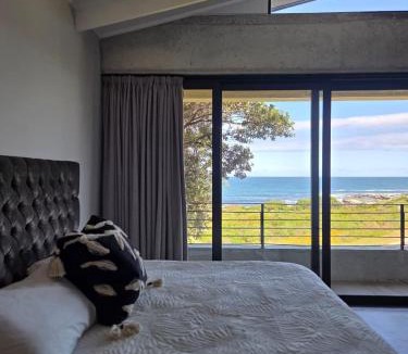 Sandbaai House | iMoyo Ocean Villa and Studio, Hermanus