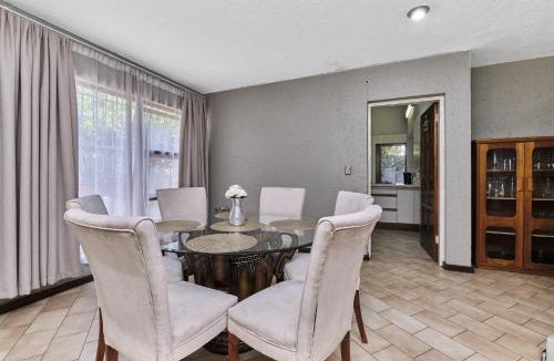 Woodmead Villa | Villa Picasso - 3 Bedroom