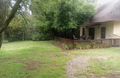Greater Johannesburg Metropolitan Area Apartment | Sunflower Stables Cottage in the Garden