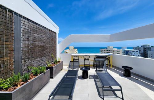 Three Anchor Bay Apartment | Sea Point Modern 2-Bed with Ocean Mountain Views