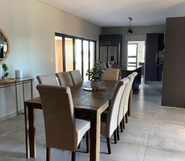 Parys House | Vista Retreat on 3222