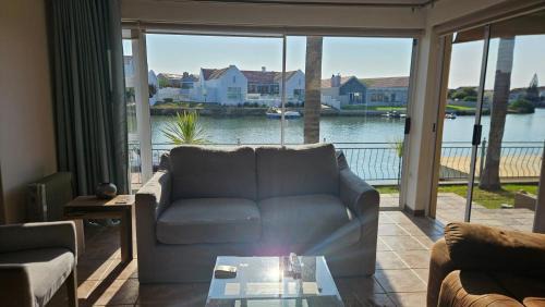 Port Owen Villa | Port Owen Riverfront Retreat