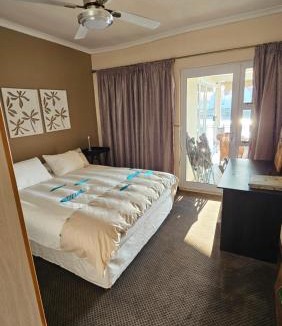 Port Owen Villa | Port Owen Riverfront Retreat