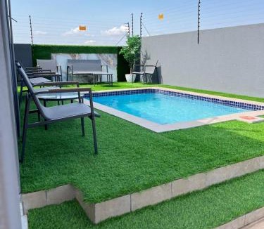 Glen Cowie House | Marikana guest house