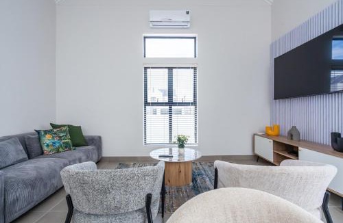 Mykonos Villa | Modern 2 Bed Home with Solar & Braai Langebaan