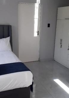 Milnerton House | RoomIsGood
