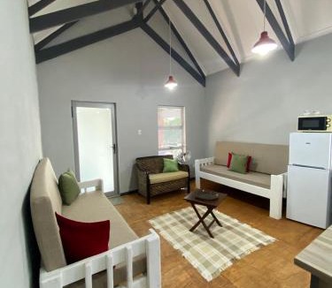 Orania House | Bed In Die Boord