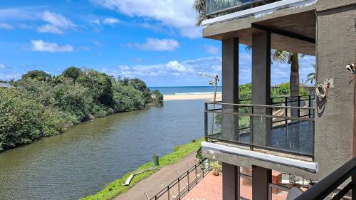 Margate Beach Apartment | Spindrift 7