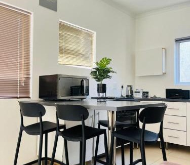 Goodwood Apartment | Sunny Snooze Holiday Home