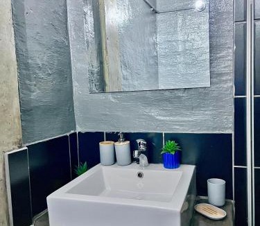 Downtown Johannesburg Apartment | Craftsmanship 340 IMD