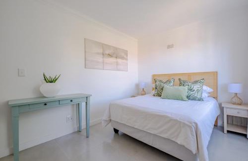 Voelklip House | Serenity on 6th Luxury holiday home with pool