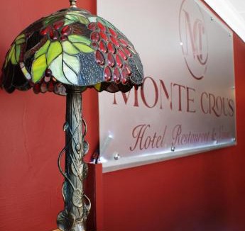 Vanderkloof Hotel | Monte Crous Hotel, Restaurant and Venue