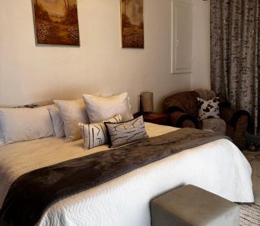 Linden House | Buona Notte Suites in Linden