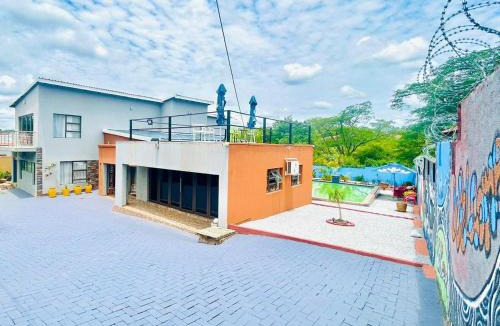 Hazyview Hotel | Woodpecker's Guest House
