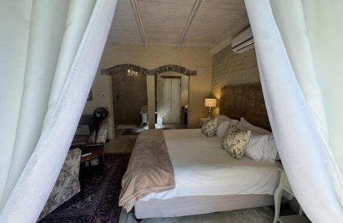Oudtshoorn Villa | Hartland Garden Suite