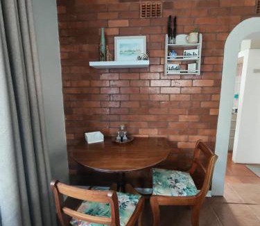 Hilton House | Coral Cottage