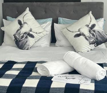 Parklands House | Home Away From Home 6 minutes away from beach