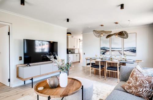 Three Anchor Bay Apartment | Green Point Modern 2bed Apartment Azura Atlantic