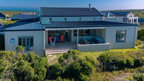 Gansbaai Villa | Romansbaai Oceanview Family House - Wildlife Estate