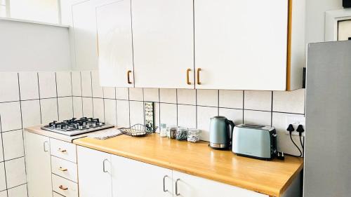 Kempton Park Apartment | Stylish 1 Bed Self Catering Near OR Tambo
