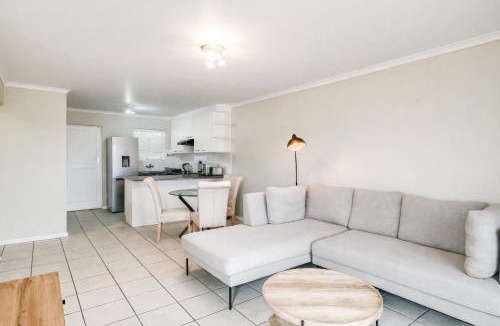 Century City Apartment | Belina - Century On Lake Moorings