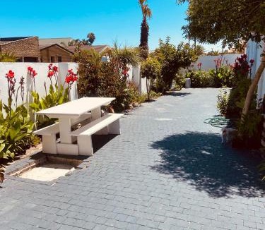 West Beach House | Zagorski’s Bed and breakfast