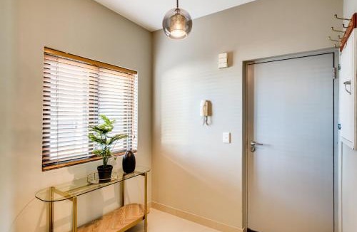 Century City Apartment | Belina - Knightsbridge Prestige Suite
