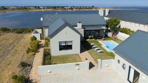 Fisherhaven Villa | Lagoon Ocean Lodge Waterfront Luxury Benguela Cove