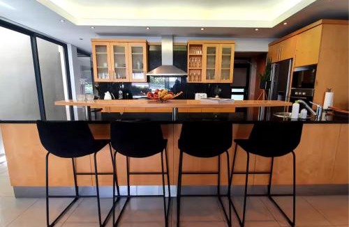 Sunset Beach Villa | Cape Town Sunset Beach Luxury Beachfront Villa