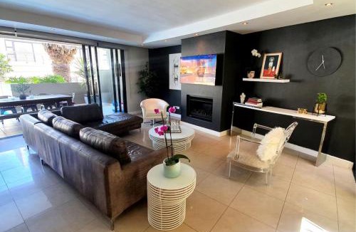 Sunset Beach Villa | Cape Town Sunset Beach Luxury Beachfront Villa