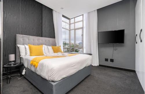 Salt River Apartment | 2BR Executive Apartment 4min from Cape Town CBD