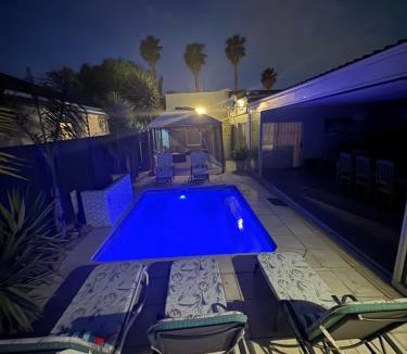 Parklands House | Home Away From Home 6 minutes away from beach