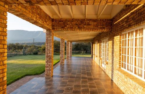 Blue Crane Route Apartment | Geluk Farmhouse