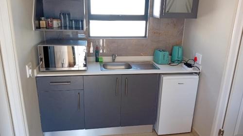 Elgin Hotel | Bokwe's Guest House- Cape Town