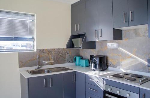 Elgin Hotel | Bokwe's Guest House- Cape Town