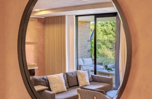 Hillhead Apartment | Coral Point Luxury Apartments