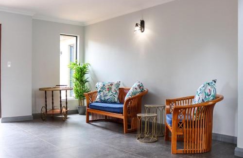 Muldersdrift Villa | Stone`s Throw Manor