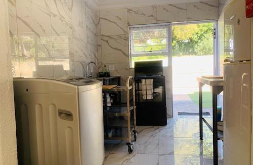 Greater Johannesburg Metropolitan Area House | Ouklip Place Hotels