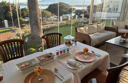 Gordons Bay Central House | Manor on the Bay