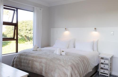 Van Dyks Bay House | White Shark Guest House