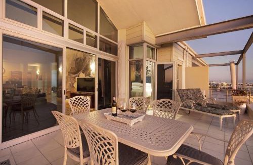 Big Bay Apartment | Seaside Village Penthouse F23