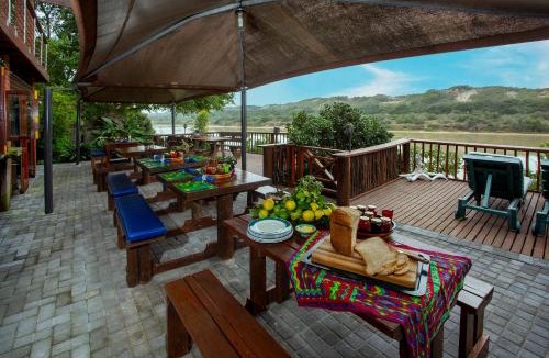 Colchester Cabin | Dungbeetle River Lodge