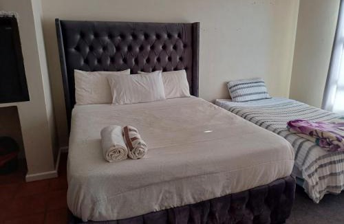 Grahamstown Villa | Neat Haven Self Catering
