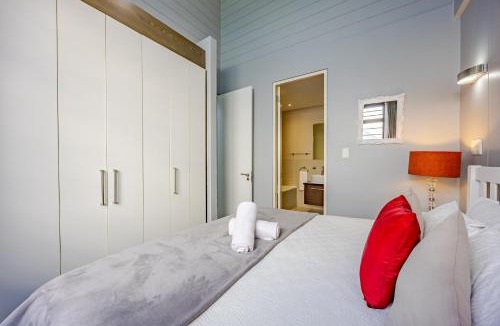 Big Bay Apartment | Big Bay Beach Loft- 1 bedroom