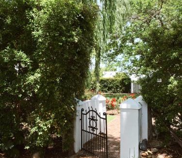 Cape Winelands Hotel | La Paris Estate