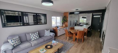 Waterfront Apartment | Modern Waterfront 2BR with stunning water views of canals