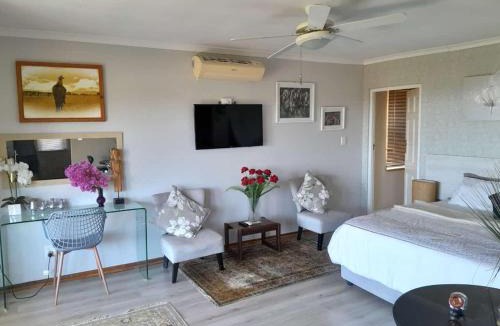Koelenhof House | Roland’s Valley Art Accommodation