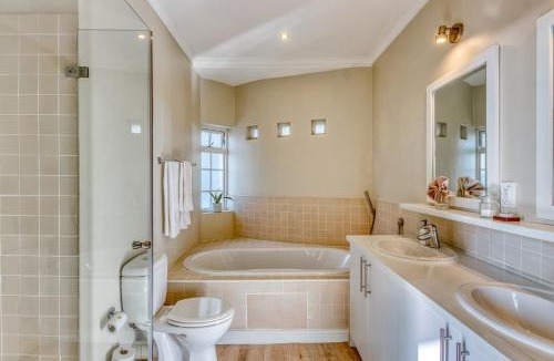 Gordons Bay Central House | Manor on the Bay