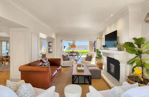 Camps Bay House | Camps Bay Luxury Family Retreat, Lush & Stylish