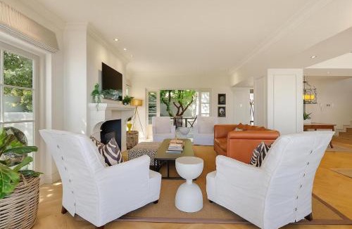 Camps Bay House | Camps Bay Luxury Family Retreat, Lush & Stylish